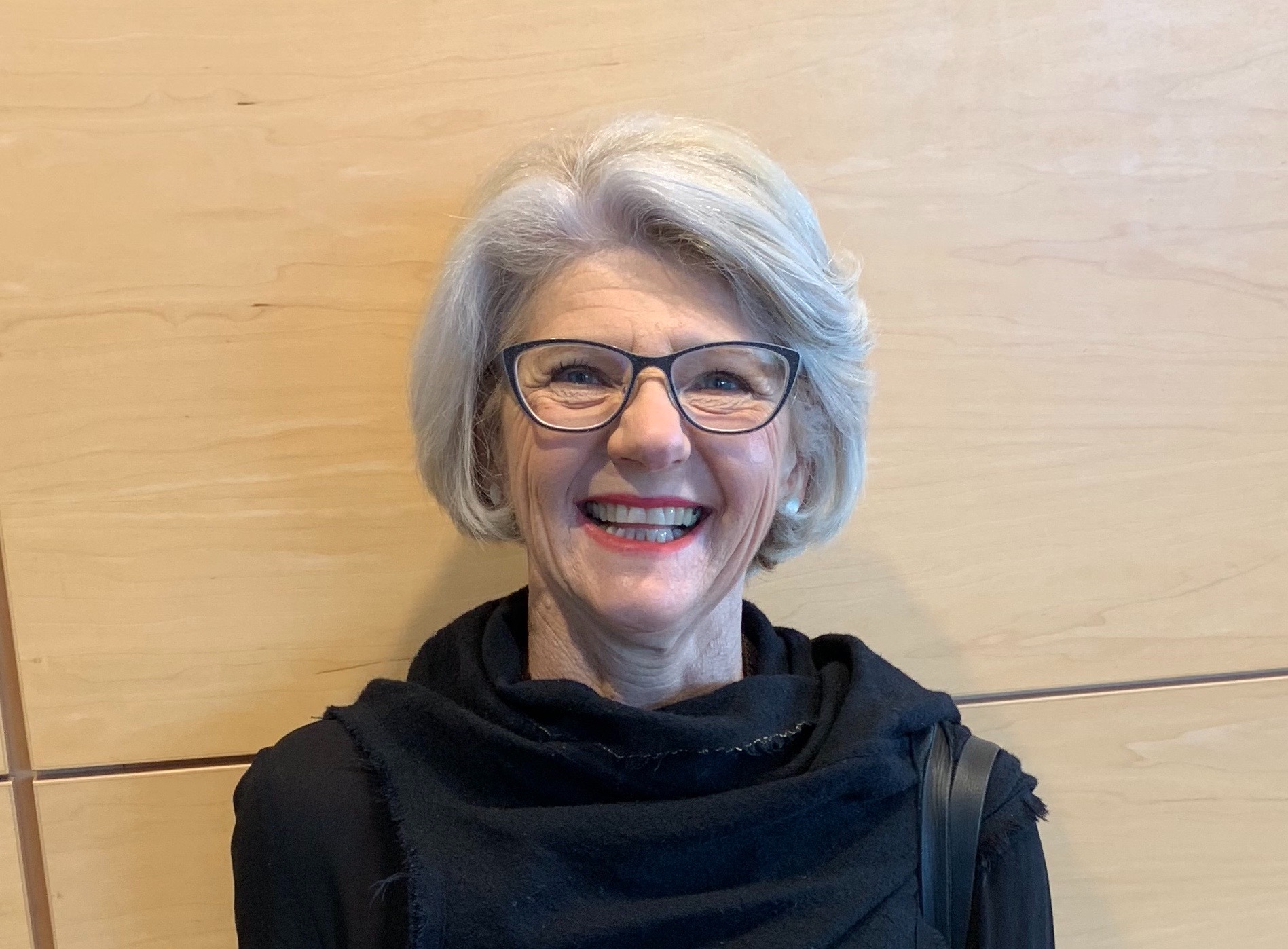Portrait of author Sue Knight